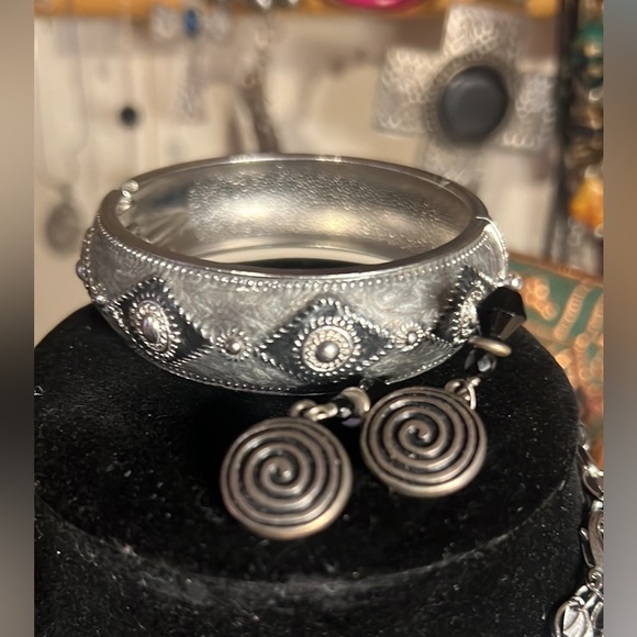 Lot Of Goodies - Picture 5 of 12